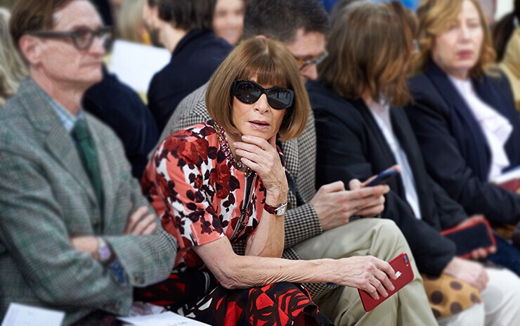 Anna Wintour watching fashion show