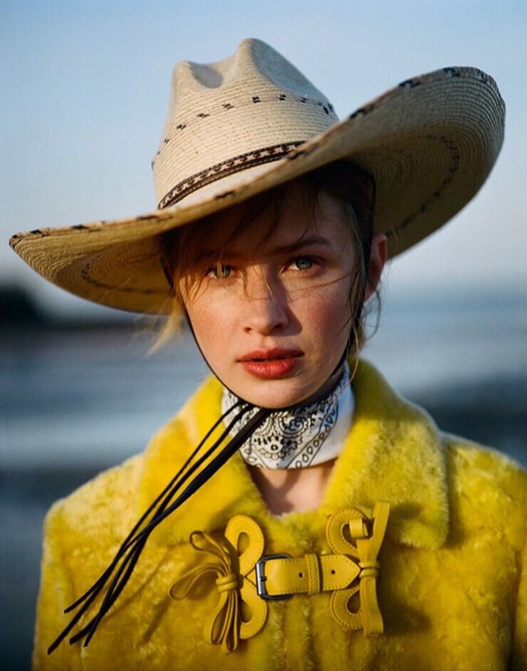 Anna Lund model