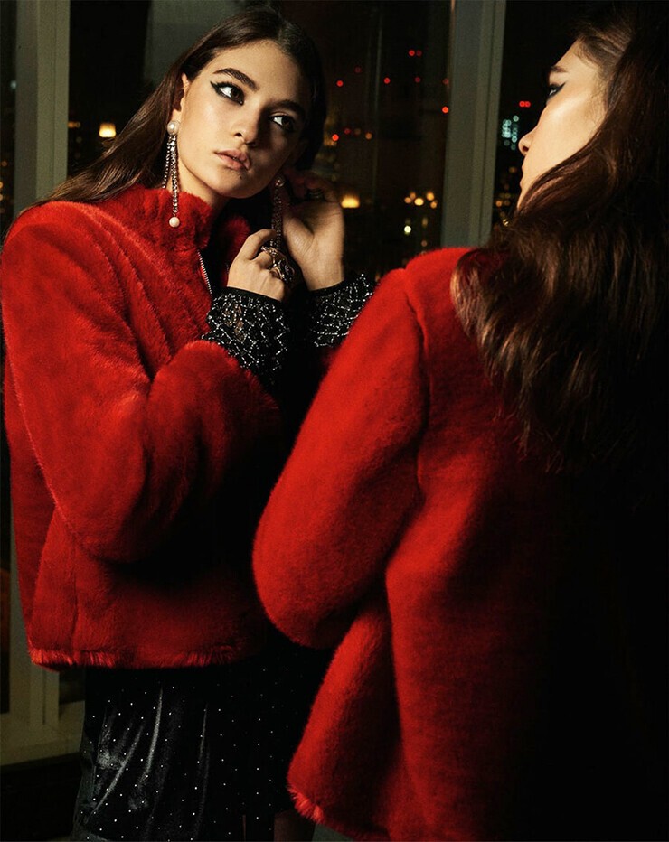 Julia Ratner modelo