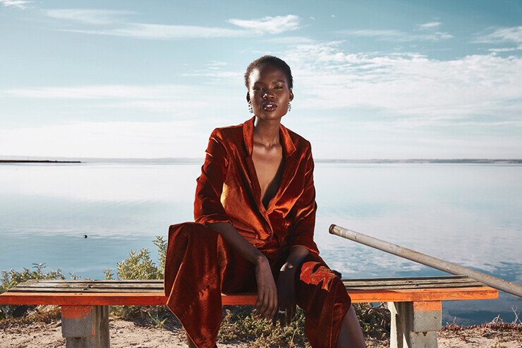 Adual Jok Akol modelo