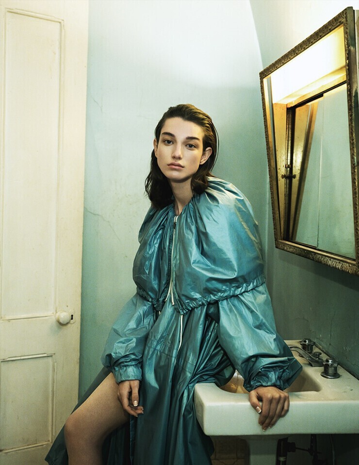Mckenna Hellam modelo