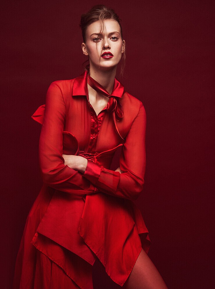 Tess Hellfeuer model