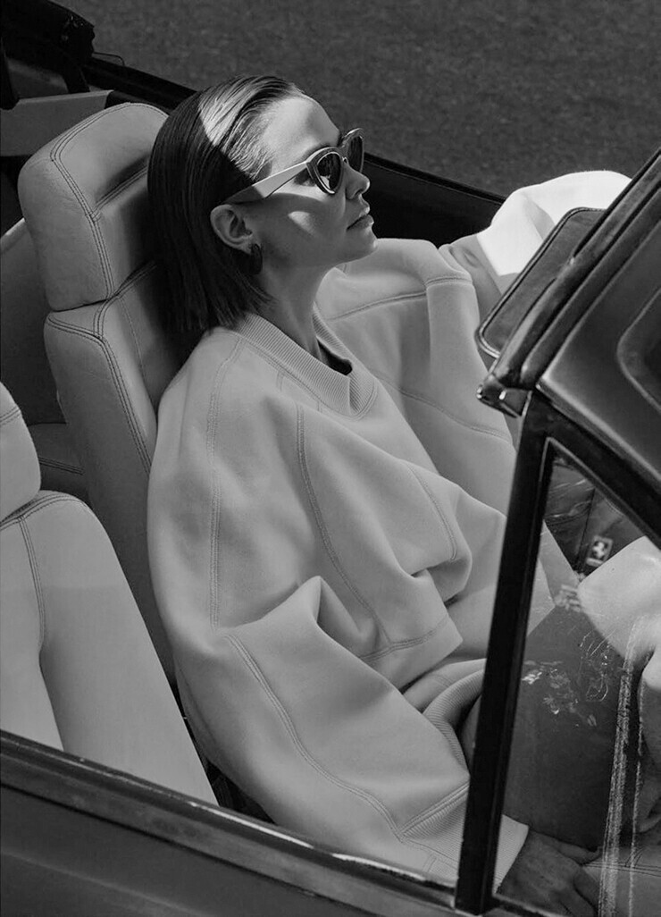 Lara Worthington model