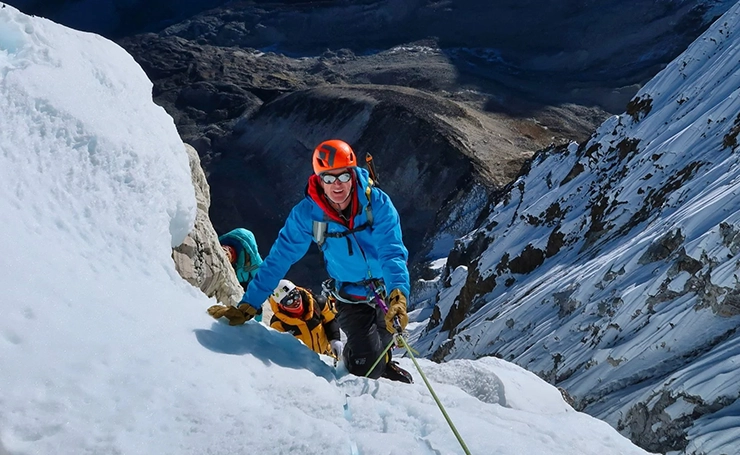 everest ascent equipment