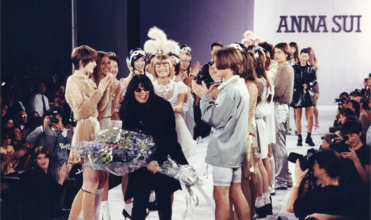 anna sui biography