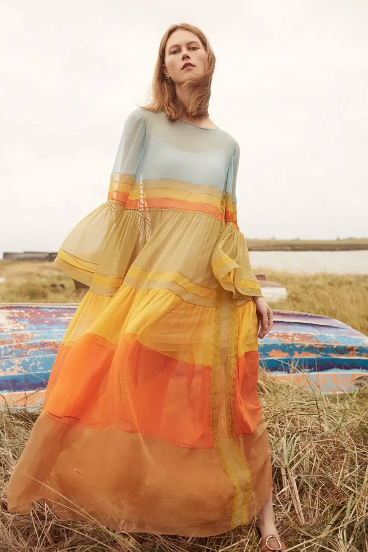 Julie Hoomans model