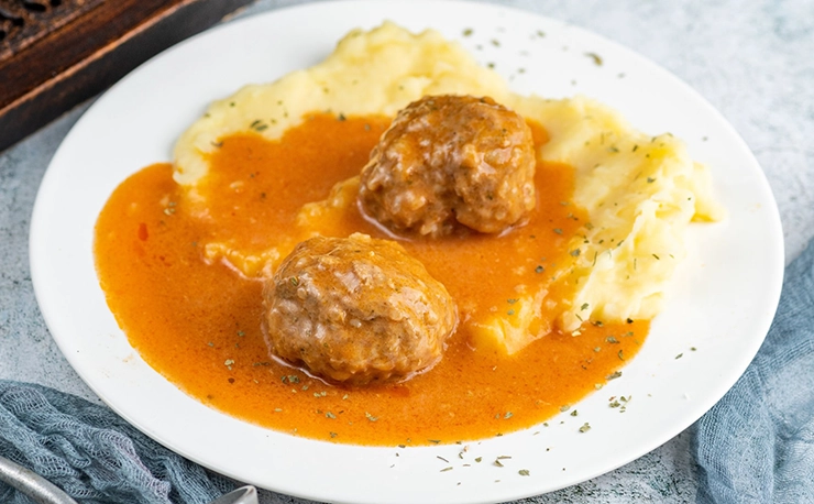 Albóndigas en salsa de tomate