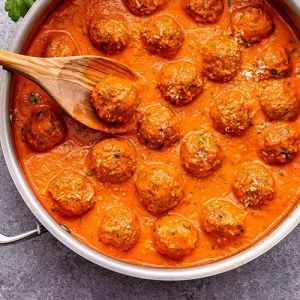 Albóndigas en salsa de tomate